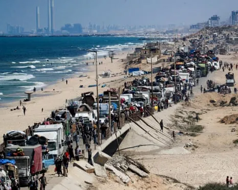 Israeli Forces Announces Short-Term Safe Passage for Northern Gaza Civilians